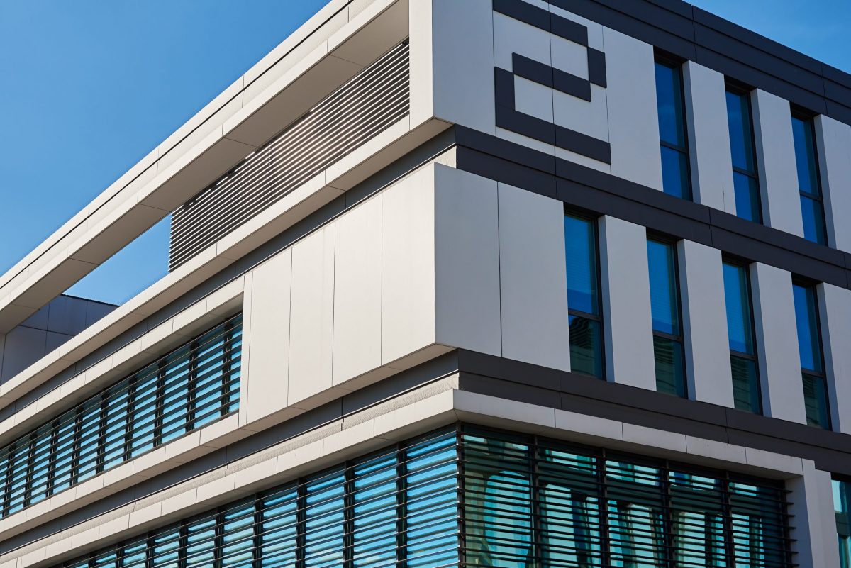 Lebenszykluskostenberechnung – OMICRON electronics GmbH